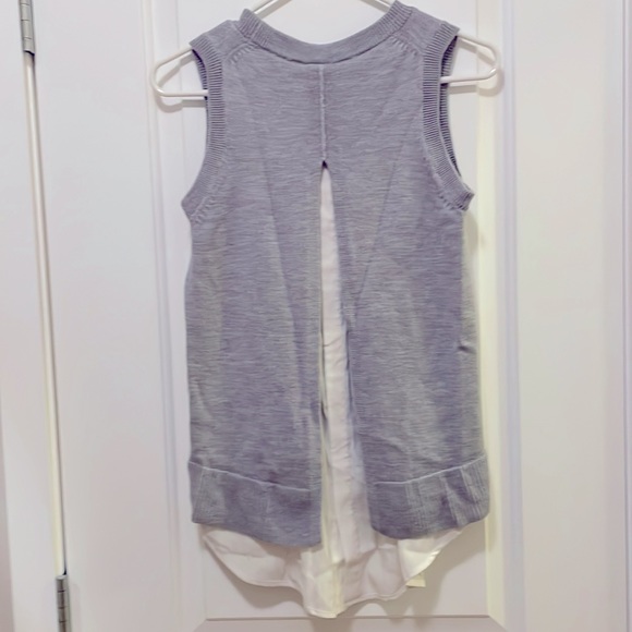 Athleta Itinerary top - Picture 2 of 5